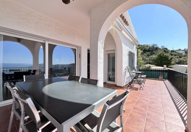 Casa en Rosas / Roses - Ref. Cad21 Casa en Rosas / Roses - Ref. Cad21