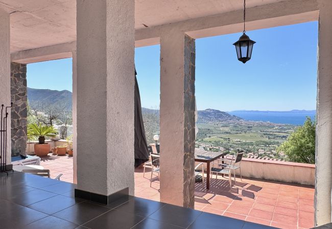 Casa en Rosas / Roses - Ref. Cad21 Casa en Rosas / Roses - Ref. Cad21