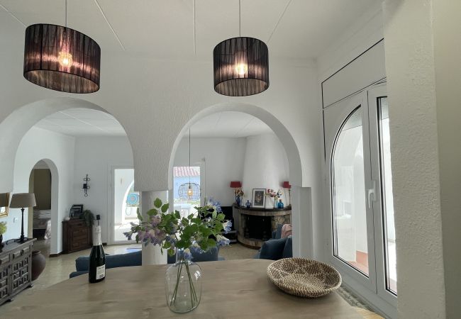 Villa in Rosas / Roses - Ref. Es78-80 Villa in Rosas / Roses - Ref. Es78-80