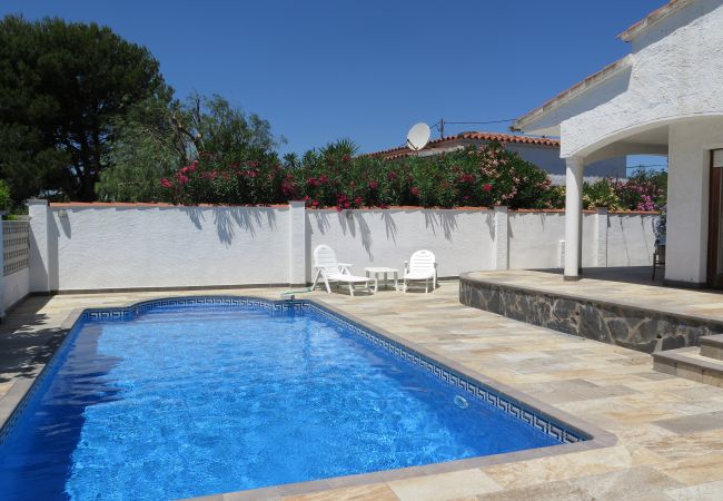 Villa in Rosas / Roses - Ref. Garr11 Villa in Rosas / Roses - Ref. Garr11