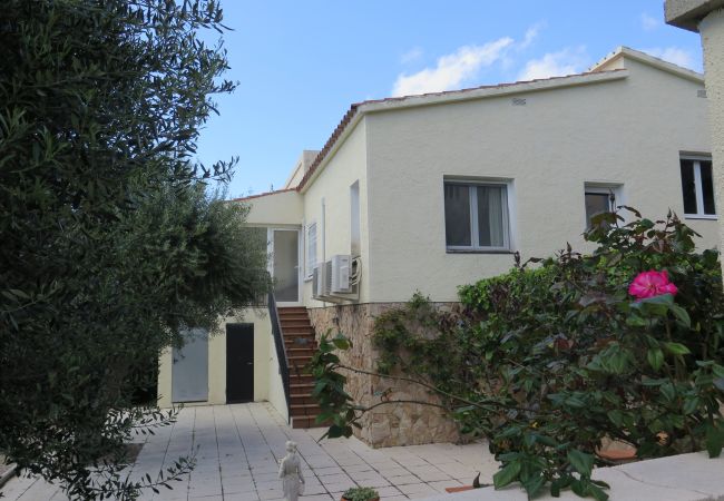 Villa in Rosas / Roses - Ref. Nav55 Villa in Rosas / Roses - Ref. Nav55
