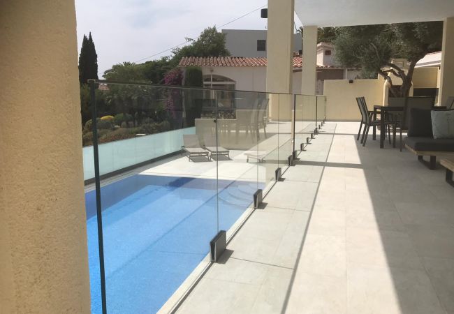 Villa in Rosas / Roses - Ref. Zar07 Villa in Rosas / Roses - Ref. Zar07