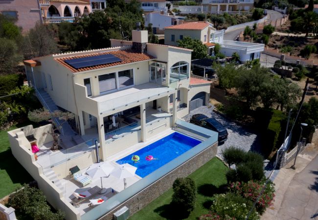 Villa in Rosas / Roses - Ref. Zar07 Villa in Rosas / Roses - Ref. Zar07