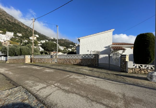 Villa in Rosas / Roses - Ref. Alb30 Villa in Rosas / Roses - Ref. Alb30