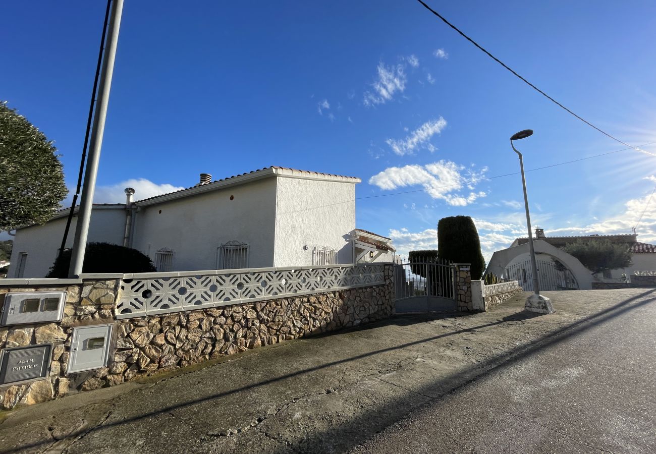 Villa in Rosas / Roses - Ref. Alb30 Villa in Rosas / Roses - Ref. Alb30