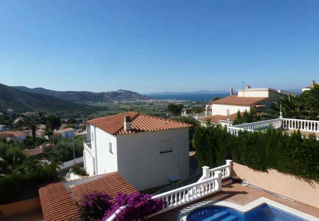 Villa in Rosas / Roses - Ref. can07 Villa in Rosas / Roses - Ref. can07