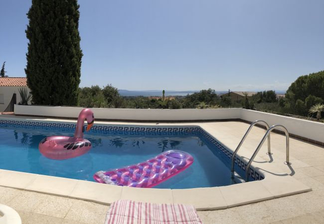 Villa in Rosas / Roses - Ref. Es78-80 Villa in Rosas / Roses - Ref. Es78-80