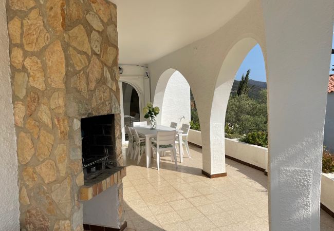 Villa in Rosas / Roses - Ref. Es78-80 Villa in Rosas / Roses - Ref. Es78-80