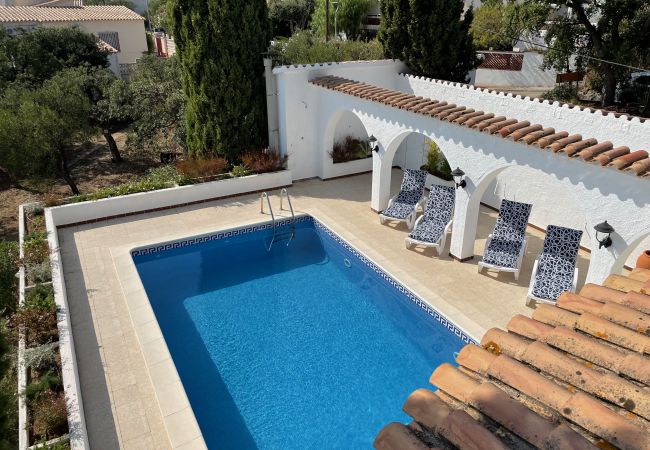 Villa in Rosas / Roses - Ref. Es78-80 Villa in Rosas / Roses - Ref. Es78-80