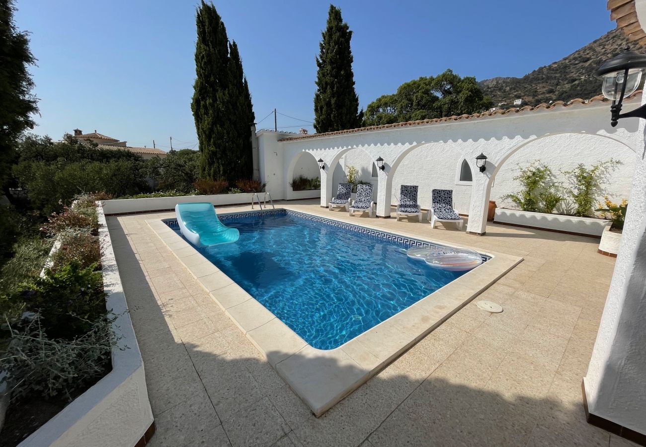 Villa in Rosas / Roses - Ref. Es78-80 Villa in Rosas / Roses - Ref. Es78-80