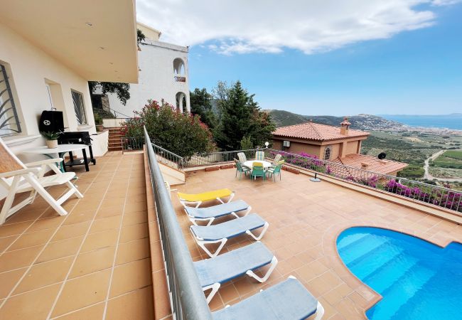 Villa in Rosas / Roses - Ref. Ibi06 Villa in Rosas / Roses - Ref. Ibi06