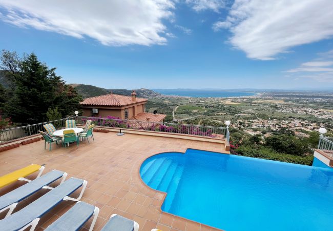 Villa in Rosas / Roses - Ref. Ibi06 Villa in Rosas / Roses - Ref. Ibi06