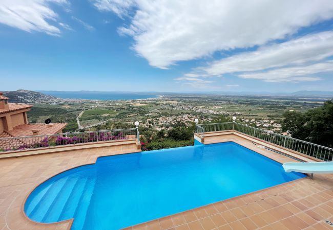 Villa in Rosas / Roses - Ref. Ibi06 Villa in Rosas / Roses - Ref. Ibi06