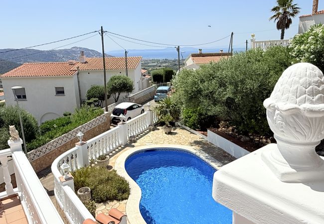 Villa in Rosas / Roses - Ref. Alb31 Villa in Rosas / Roses - Ref. Alb31