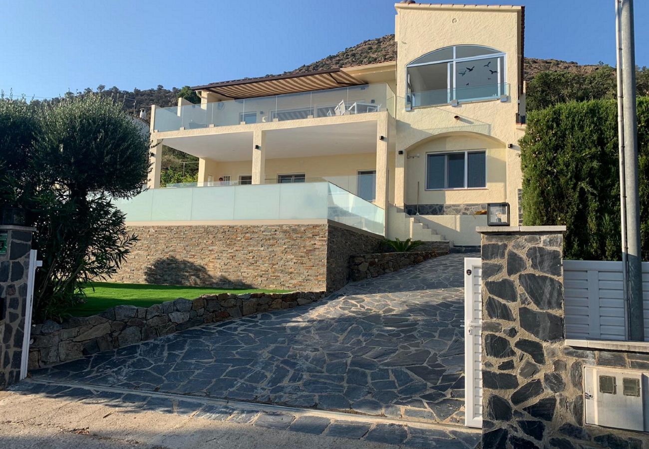 Villa in Rosas / Roses - Ref. Zar07 Villa in Rosas / Roses - Ref. Zar07