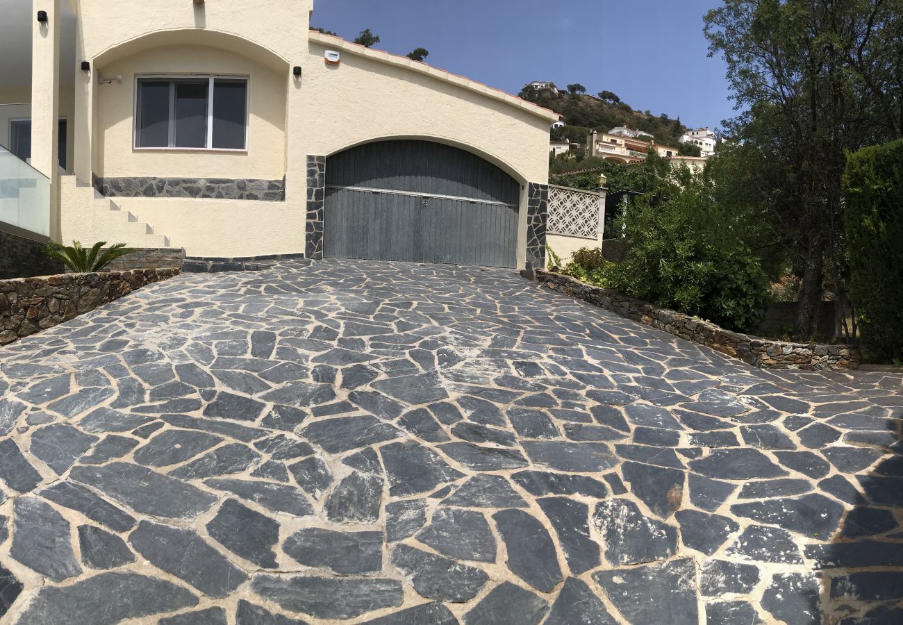 Villa in Rosas / Roses - Ref. Zar07 Villa in Rosas / Roses - Ref. Zar07