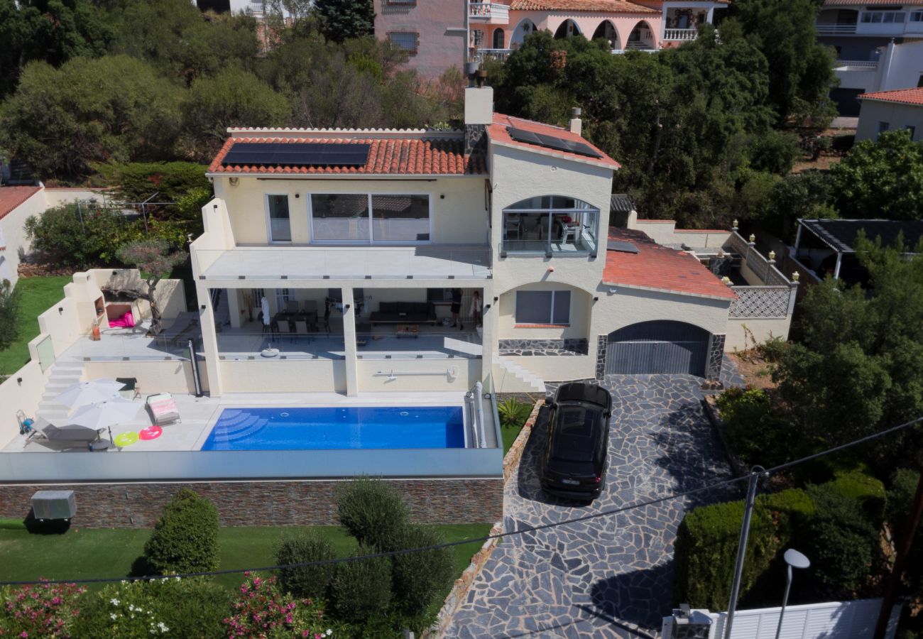 Villa in Rosas / Roses - Ref. Zar07 Villa in Rosas / Roses - Ref. Zar07