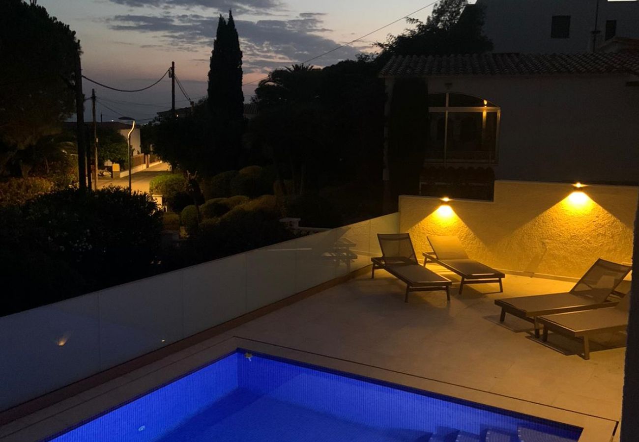 Villa in Rosas / Roses - Ref. Zar07 Villa in Rosas / Roses - Ref. Zar07