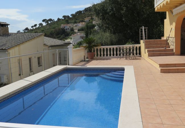Apartment in Rosas / Roses - Ref. Cad07 Apartment in Rosas / Roses - Ref. Cad07