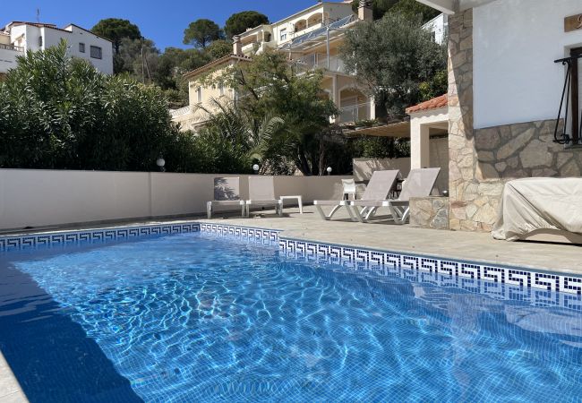 Villa/Dettached house in Rosas / Roses - Ref. Ore05