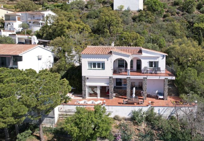 House in Rosas / Roses - Ref. Cad21 House in Rosas / Roses - Ref. Cad21