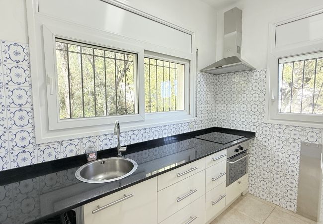 House in Rosas / Roses - Ref. Cad21 House in Rosas / Roses - Ref. Cad21