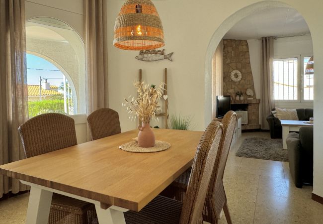 Villa à Rosas / Roses - Ref. Ast03 Villa à Rosas / Roses - Ref. Ast03